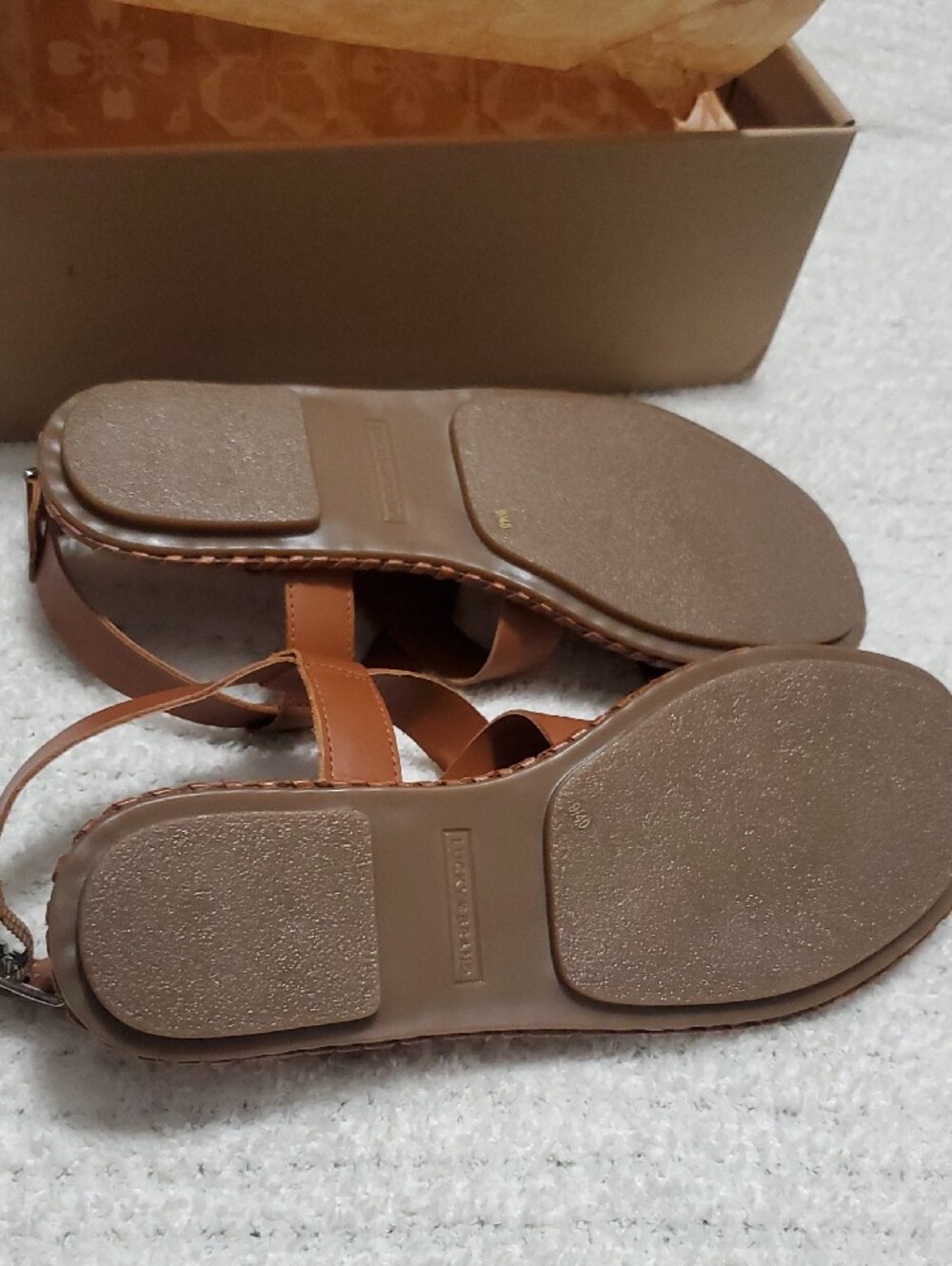 Leather Lucky Brand Zelek Brown Cross-Strap Sandals - Picture 9 of 13